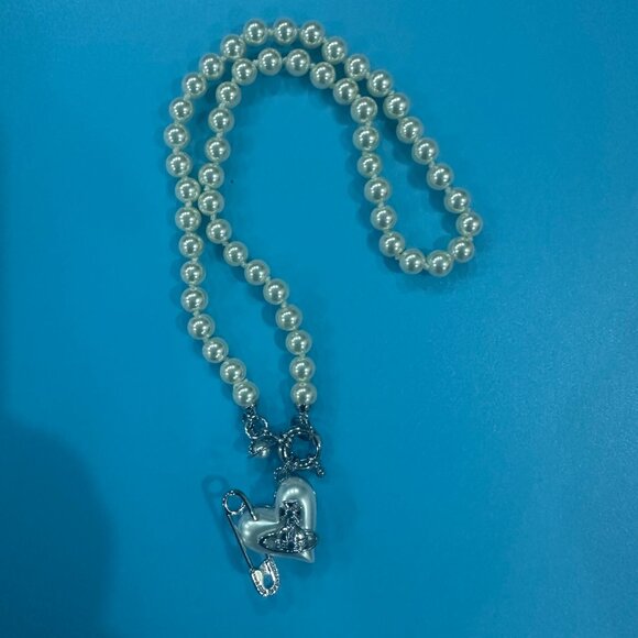 New Vivienne Westwood White Pearl Necklace - Picture 4 of 9